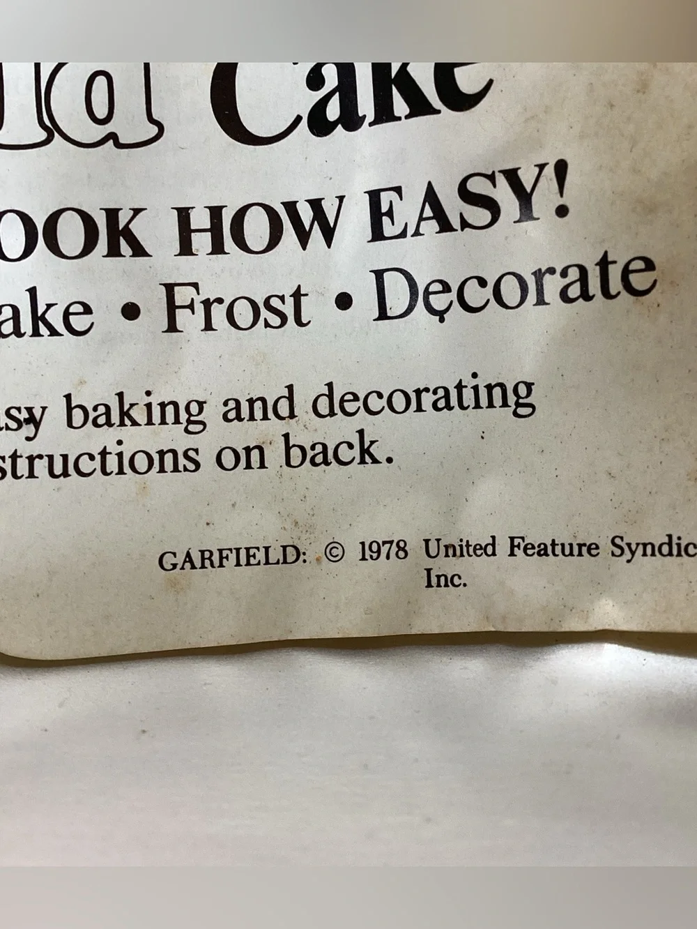 Vintage Wilton Garfield the Cat Cake Pan with Plastic Face 1978